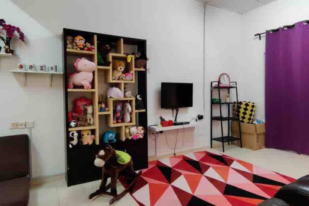 Homestay Delisha Parit Raja Uthm Exterior foto